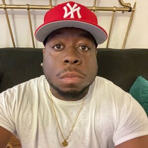 Meet ur "POSHMARK AMBASSADOR”